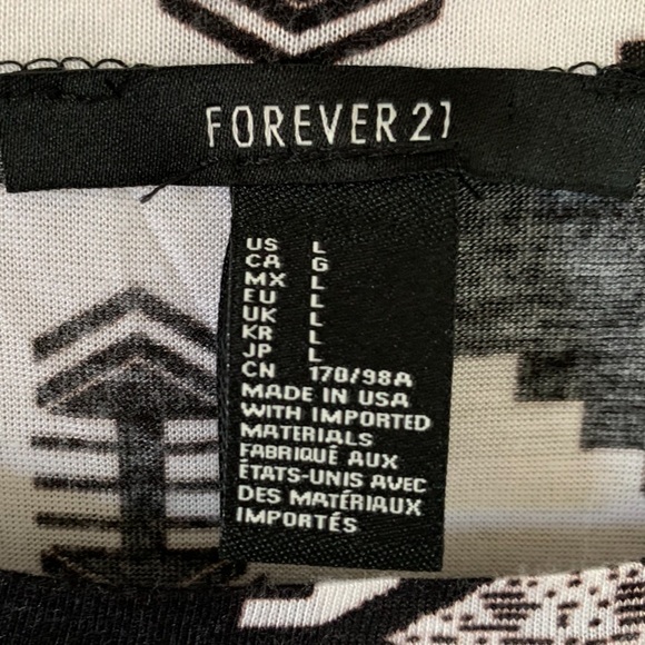 FOREVER21 Aztec Print Black White Tank Top NWOT SIZE L - Picture 2 of 9